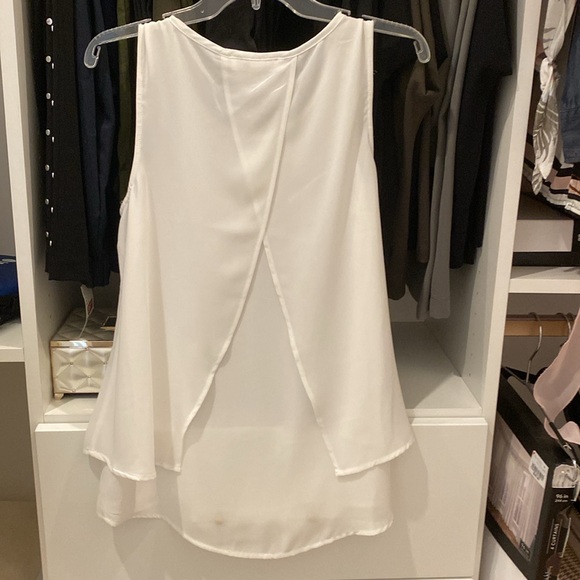 Micheal Kors beautiful flowing top with back split pleat - Picture 2 of 4